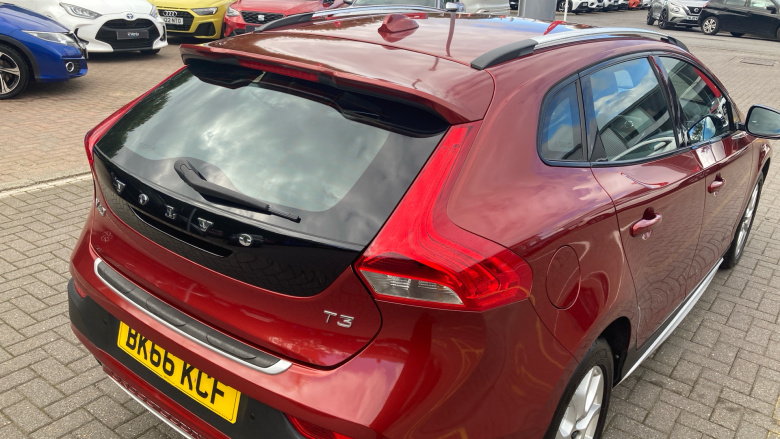 Volvo V40 T3 [152] Cross Country Pro 5dr Geartronic Petrol Hatchback